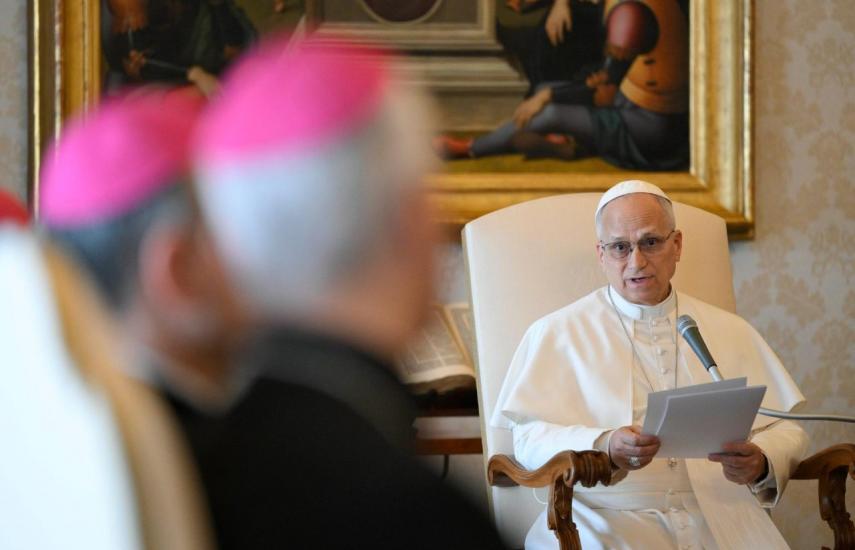 Slide - Sábado, 11 de abril de 2026