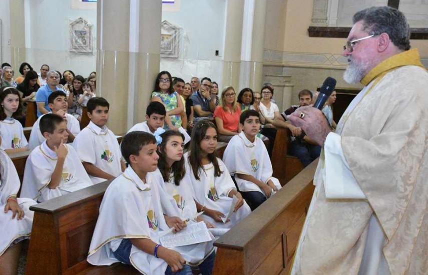 28 crianças receberam Jesus na Primeira Eucaristia