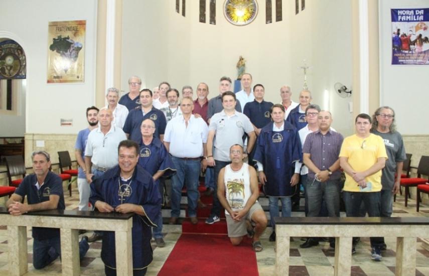 Terço dos Homens celebra 13 anos de presença na Catedral de Goiânia